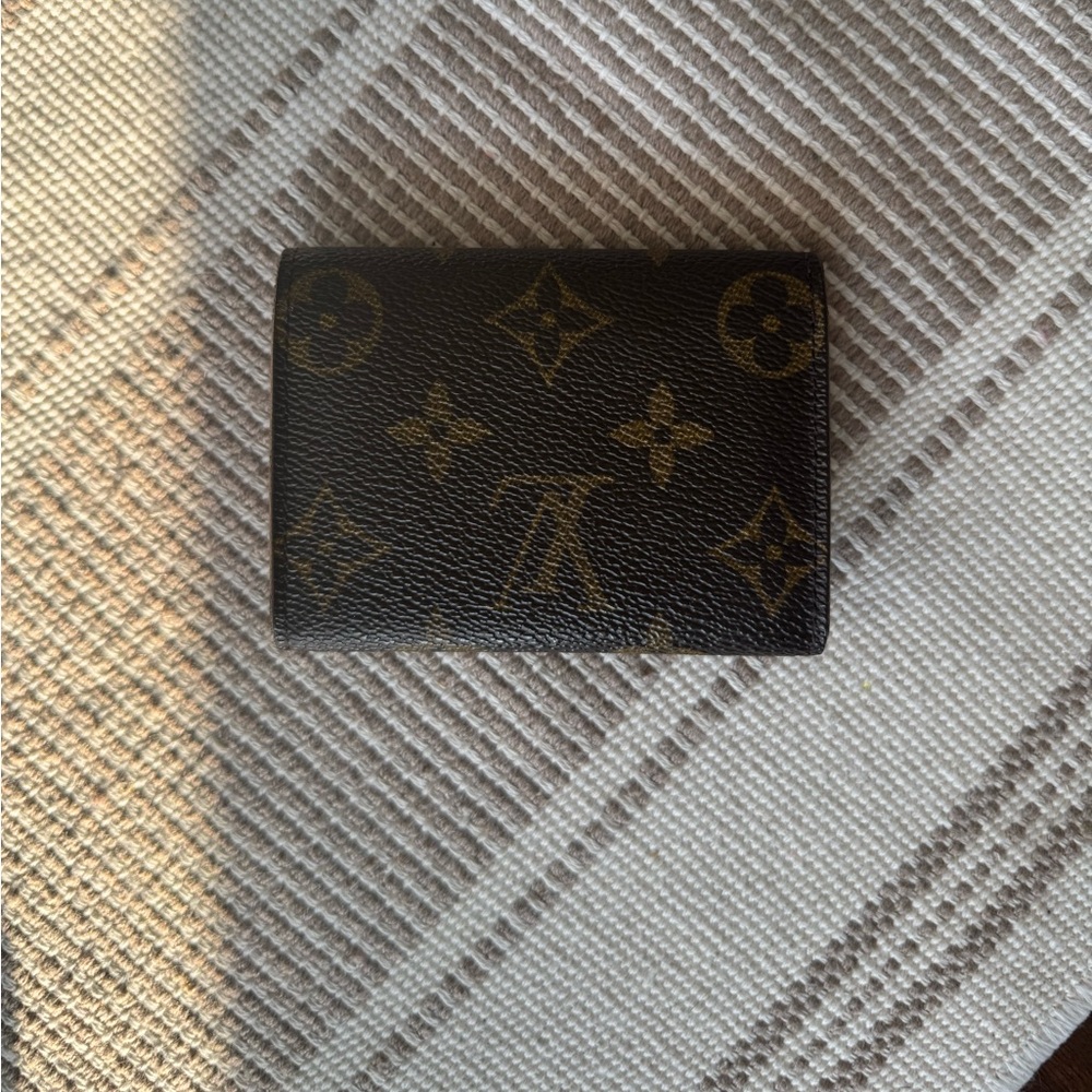 Louis Vuitton Compact Card Monogram Wallet - Picture 4 of 9